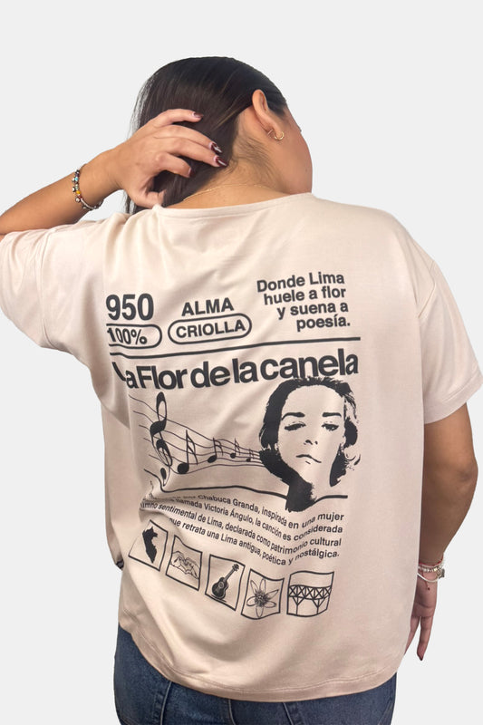 Crop Derramando Lisura