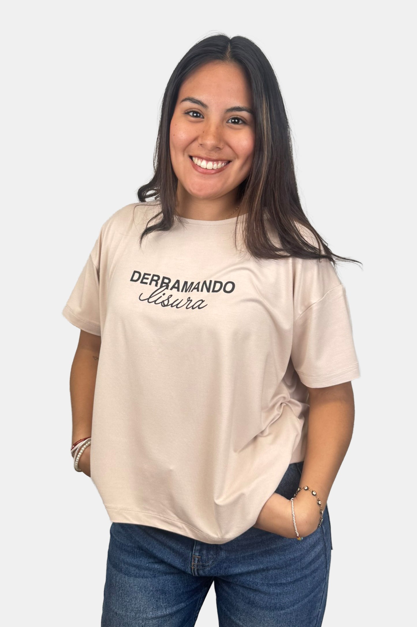 Crop Derramando Lisura