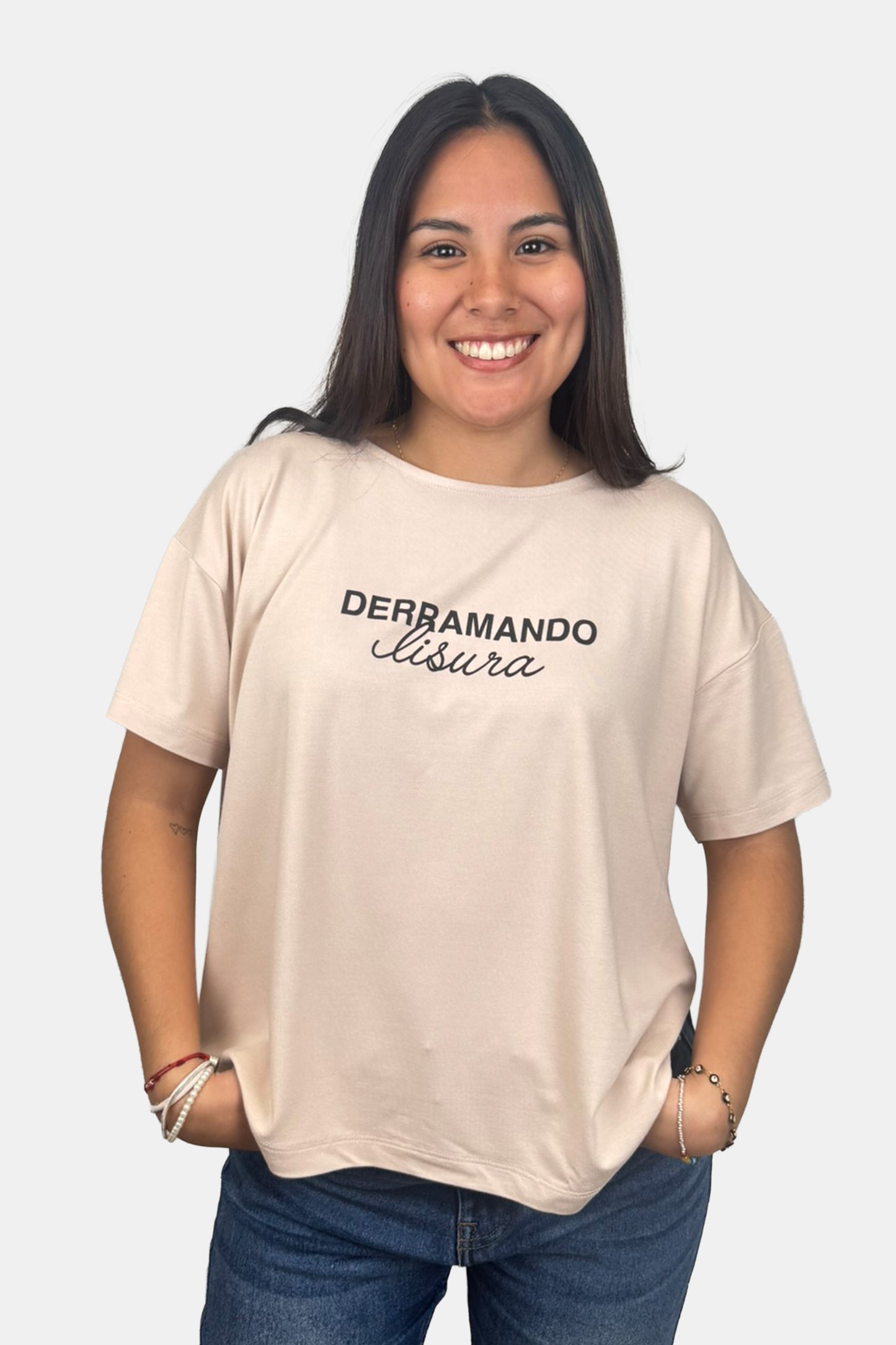 Crop Derramando Lisura