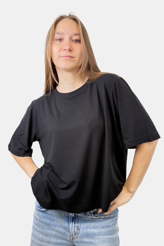 Crop Boxy fit Negro (8875098046717)