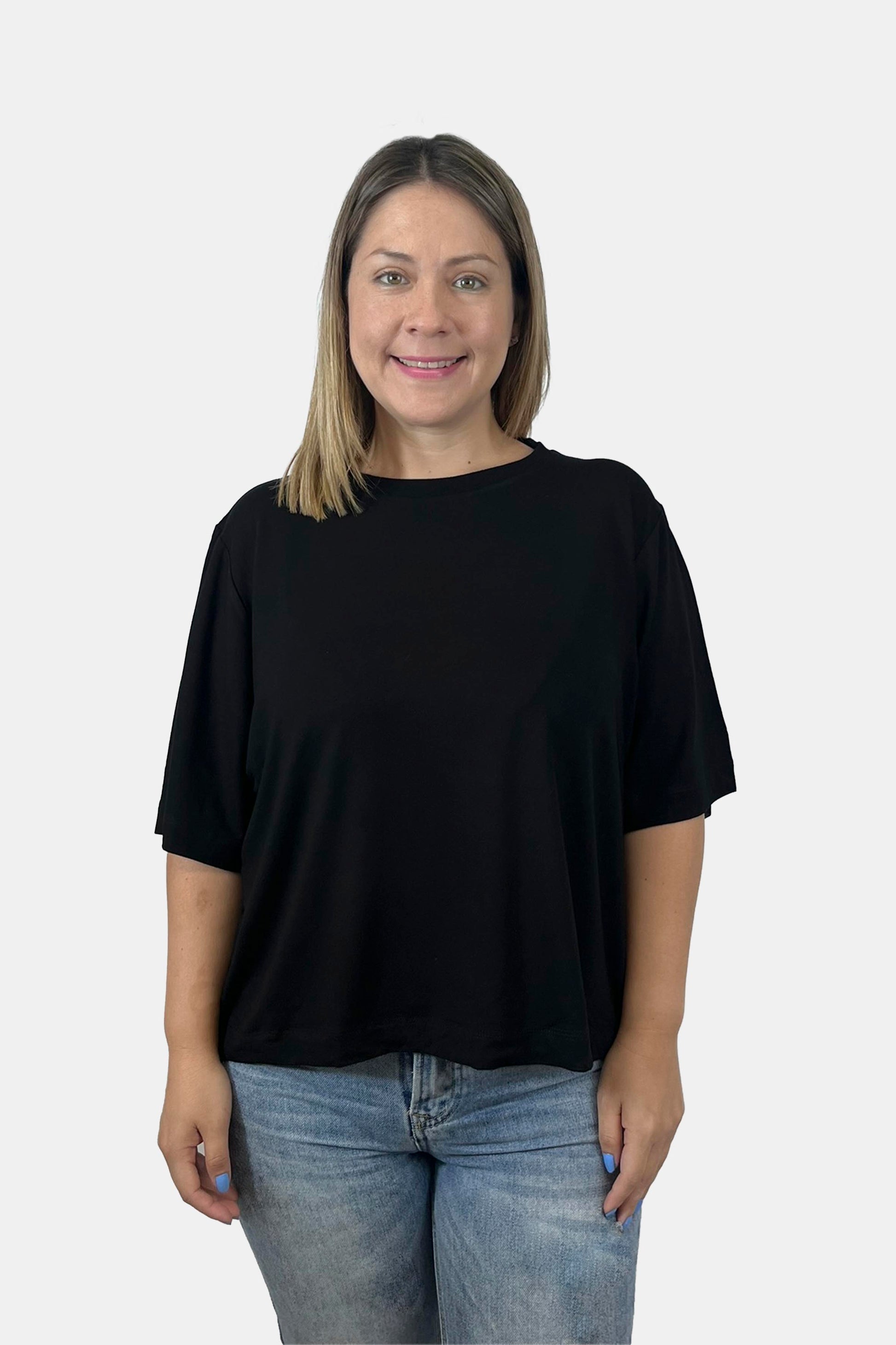 Crop Boxy fit Negro (8875098046717)
